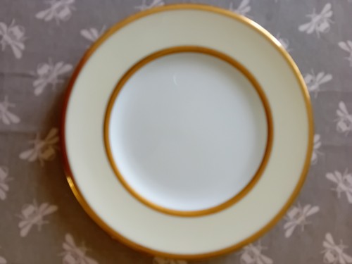 Wedgwood contrasts cream and - wedgwood,