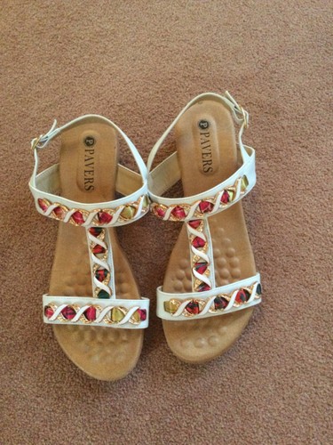 Pavers sandals size bnwot - sandals,