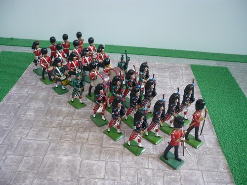 Britains marching highland - marching,