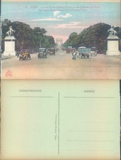 Champs Élysées Avenue and