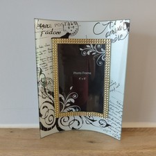 Curved frame with French