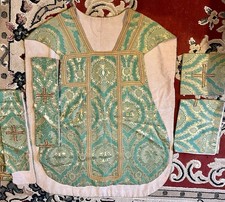 Gorgeous SMALL Green and Gold Full Five Piece Mass Set