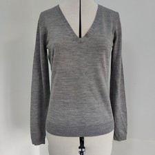NEW  Uniqlo Medium Extra Fine Merino Wool Lt Grey V-Neck Sweater Jumper Uniform