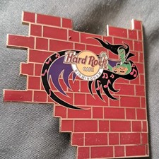 HARD ROCK CAFE  Enamel Pin