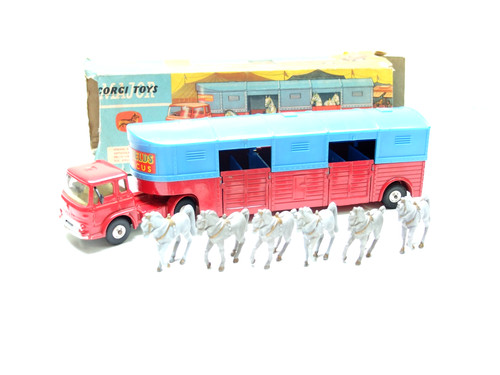 Corgi 1130 chipperfields horse - chipperfields,