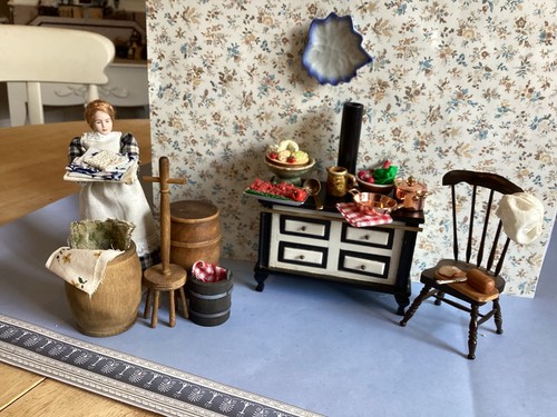 Dolls house scale - house,