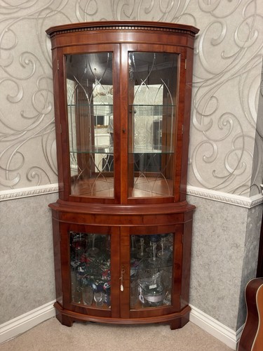 Glass corner display cabinet - corner,