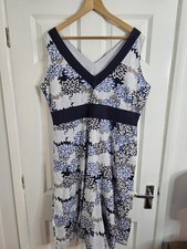 Mia Moda Knee Length Floral