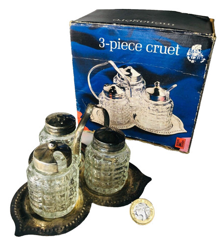 Cruet set piece with - 3,