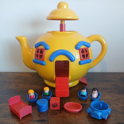 Bluebird big yellow teapot - big,