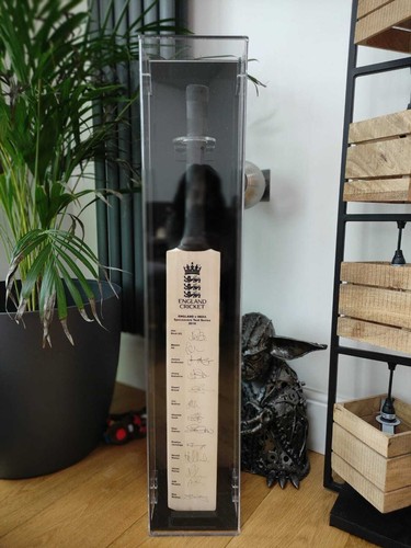 Cricket bat display case - cricket,