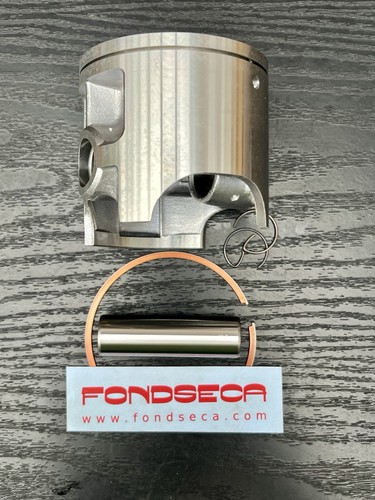 Yamaha tz750 piston kit - piston,