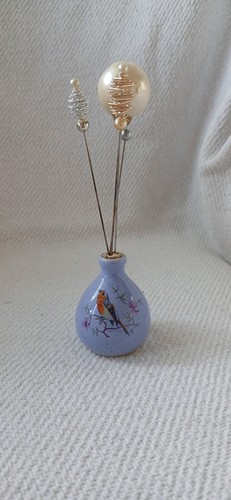 Vintage robin pottery hat pin - pottery,