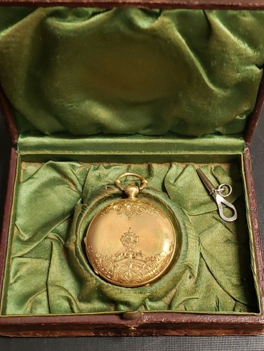 Gold pocket watch - kt,