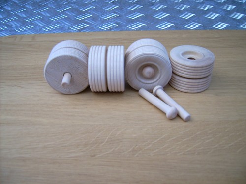 Wooden toy wheels - 8x,