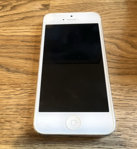 Apple iphone 64gb white - 4,
