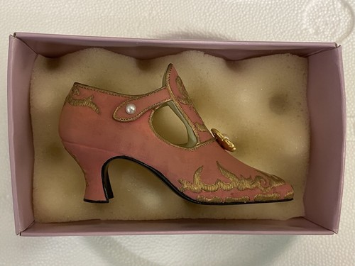 The shoe fits - shoe, leonardo