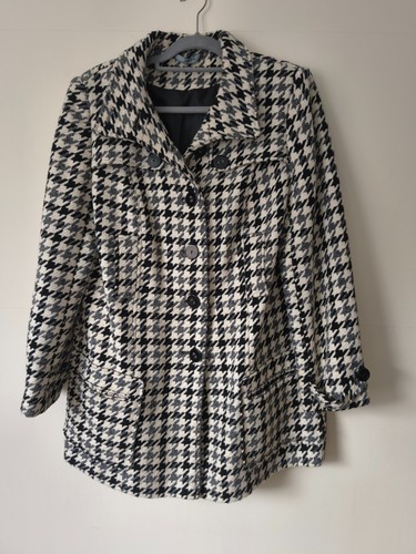 Red herring coat size black - herring,