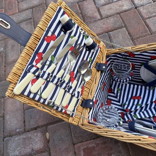 Picnic basket person retro - basket, 4-person