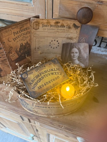 Ghost hunting kit display - , box