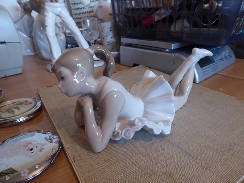 Nao ballet dancer laying down - dancer,