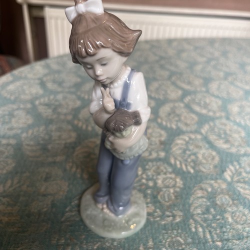 Nao lladro porcelain figurine - porcelain,