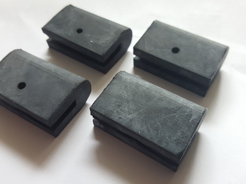 Set bonnet rim - bonnet, vibration