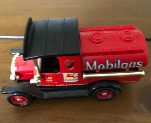 Lledo days gone mobilgas - lledo, 1920