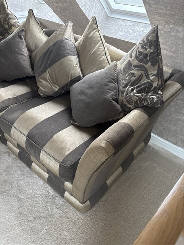 Luxurious sofa seats - luxurious, so