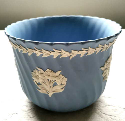 Wedgwood jasperware planter - wedgwood,