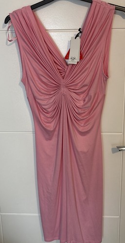 Holly willoughby pink - holly,