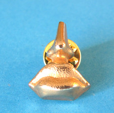 Vintage SALVADOR DALI Perfume Pin Badge. Lips & Nose of Goddess Aphrodite VGC ?