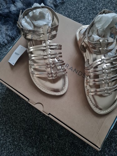 Next older girls - older, gold