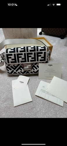 Fendi handbag great condition - fendi,