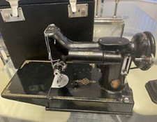 1951 SINGER FEATHERWEIGHT