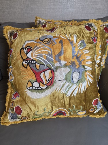 Pair stunning embroidered - stunning,