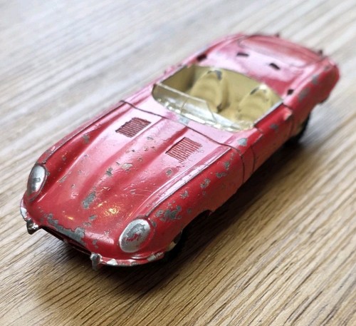 Dinky toys jaguar - toys, e