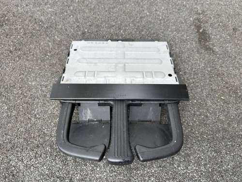 Late front cup holder - front,