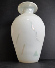 Unusual Pearlescent lustre