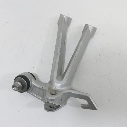 Suzuki gsx 1000 footrest - suzuki,