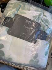 COZEE HOME plush throw floral