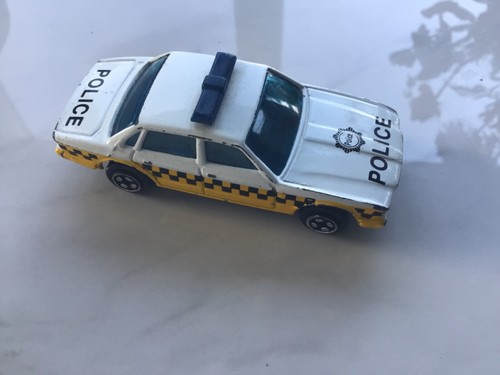 Corgi jaguar xj6 police - corgi,