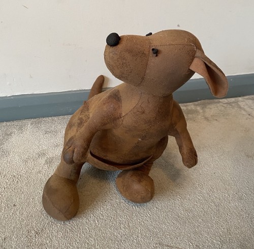 Vintage kangaroo big plushie - big,