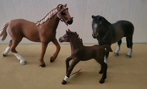 Schleich horse figurine job - horse,