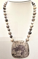 LOLA ROSE LOVELY MOTTLED GREY QUARTZ GEMSTONE PENDANT / NECKLACE VGC 18"+ - NWOT