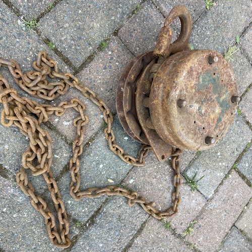 Block and tackle chain - block,