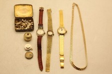 Set of 3 watches + necklace + earrings pearls and various