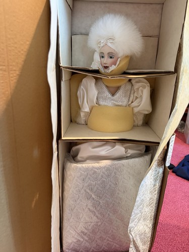 Franklin heirloom dolls snow - heirloom,