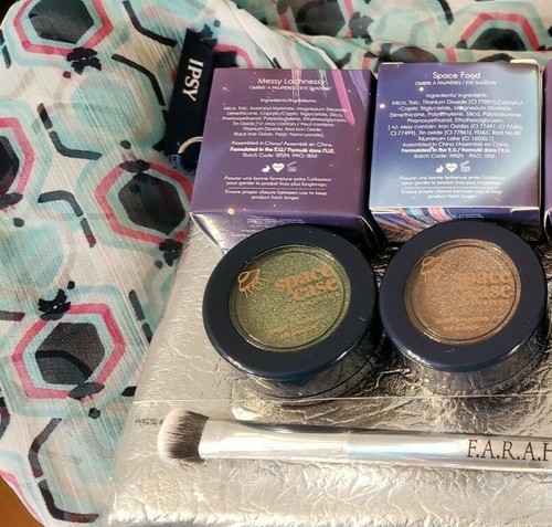 Space case eye - shadow, asstd