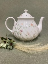 Wedgwood campion teapot 17cm